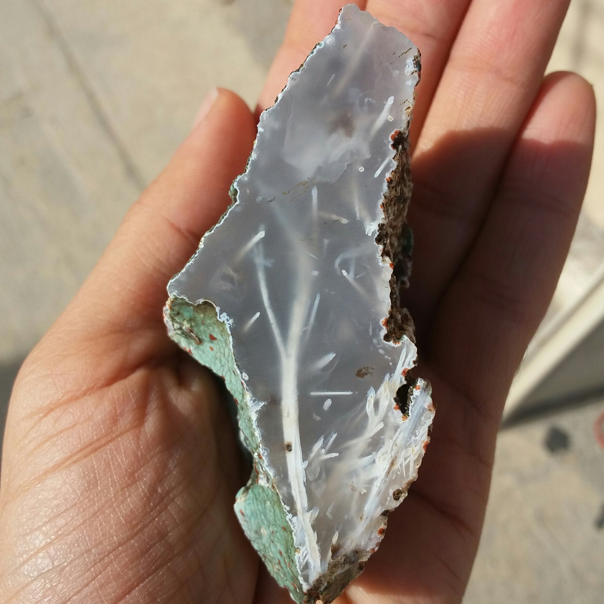 اسلایس سنگ راف عقیق رتایل کشیده خارق العاده خاص محشر دیدنی کاملا طبیعی شاهکار خلقت
با قابلیت ساخت چند نگین ارزشمند