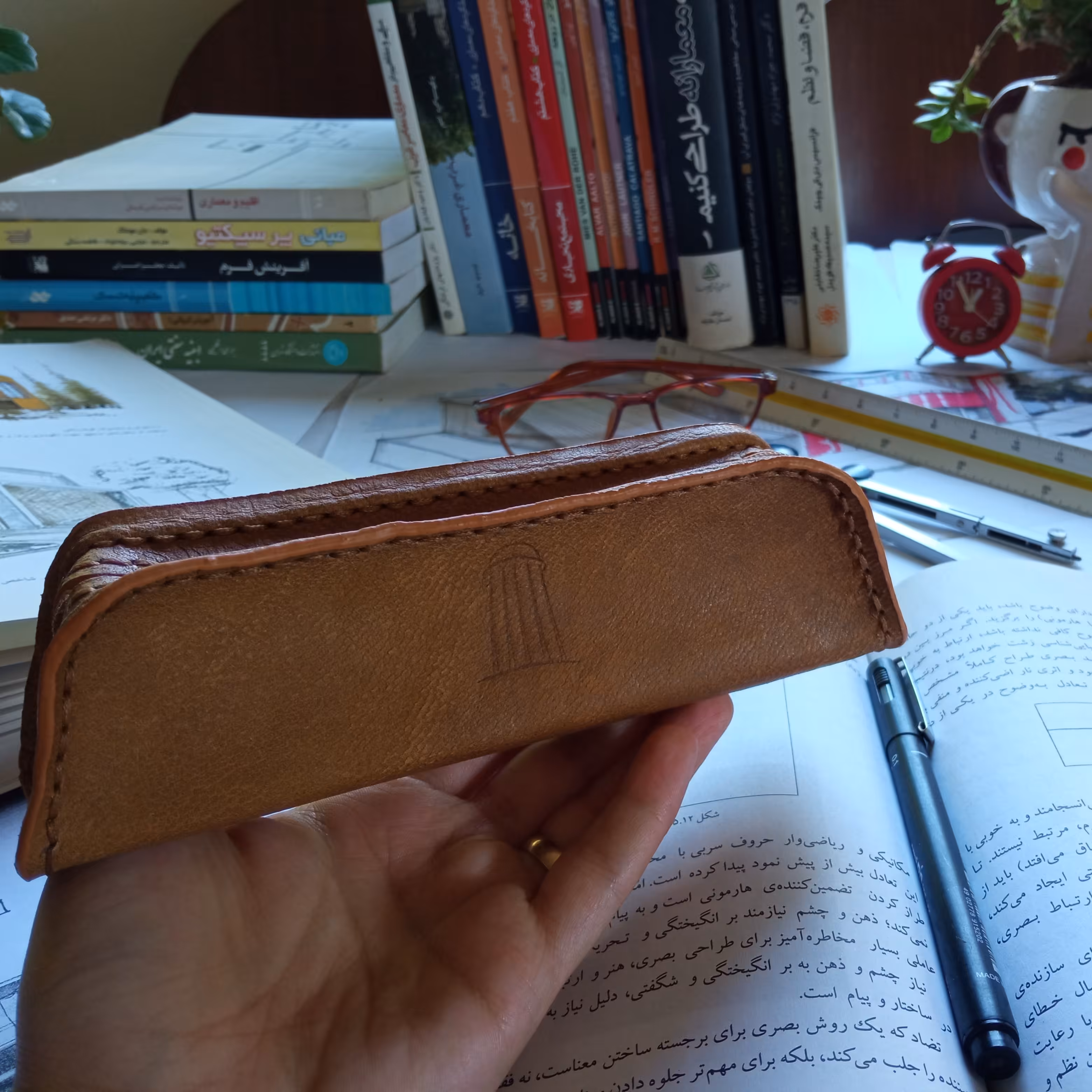 جامدادی چرم طبیعی دست دوز