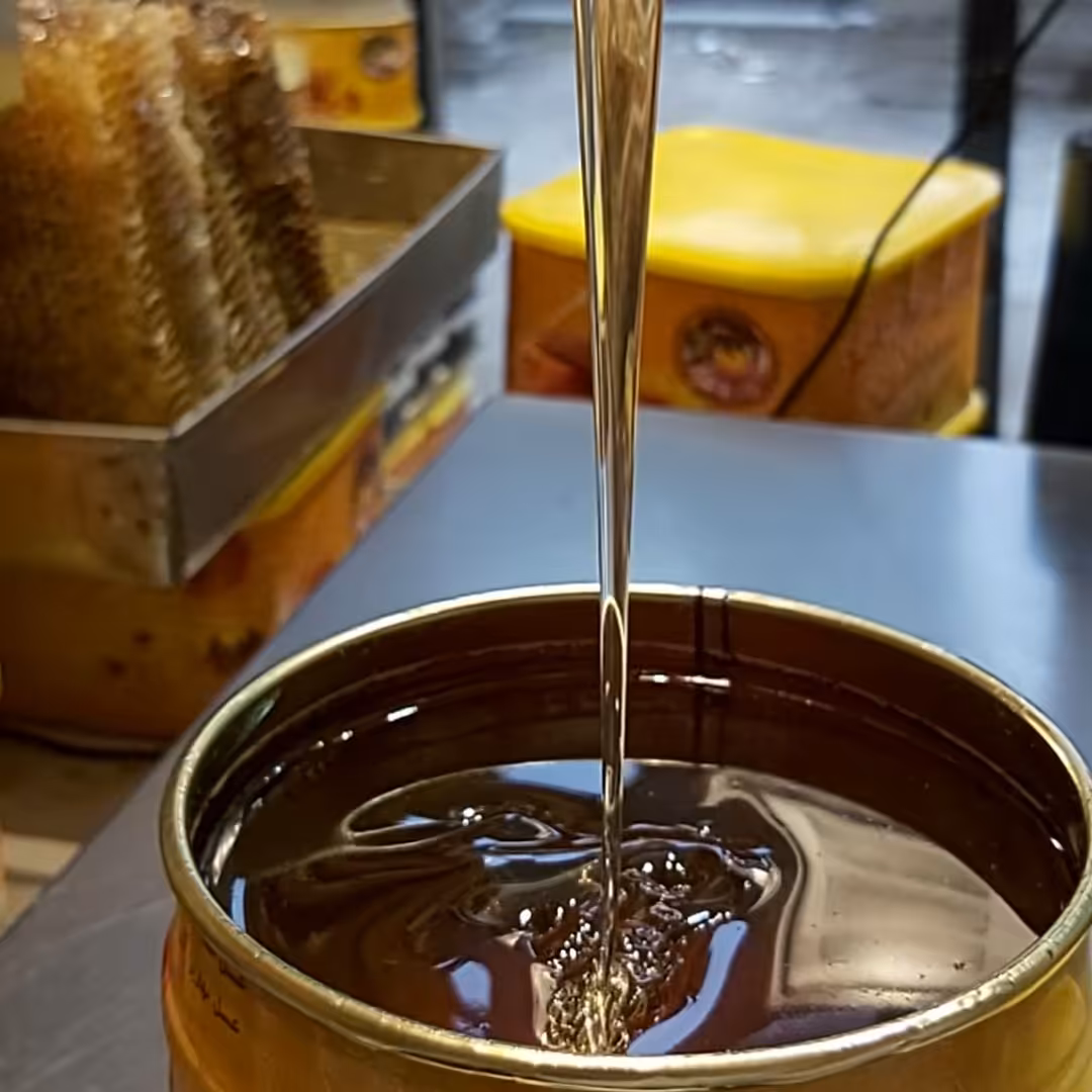 شهد طبیعی محصول کوهستان های اردبیل