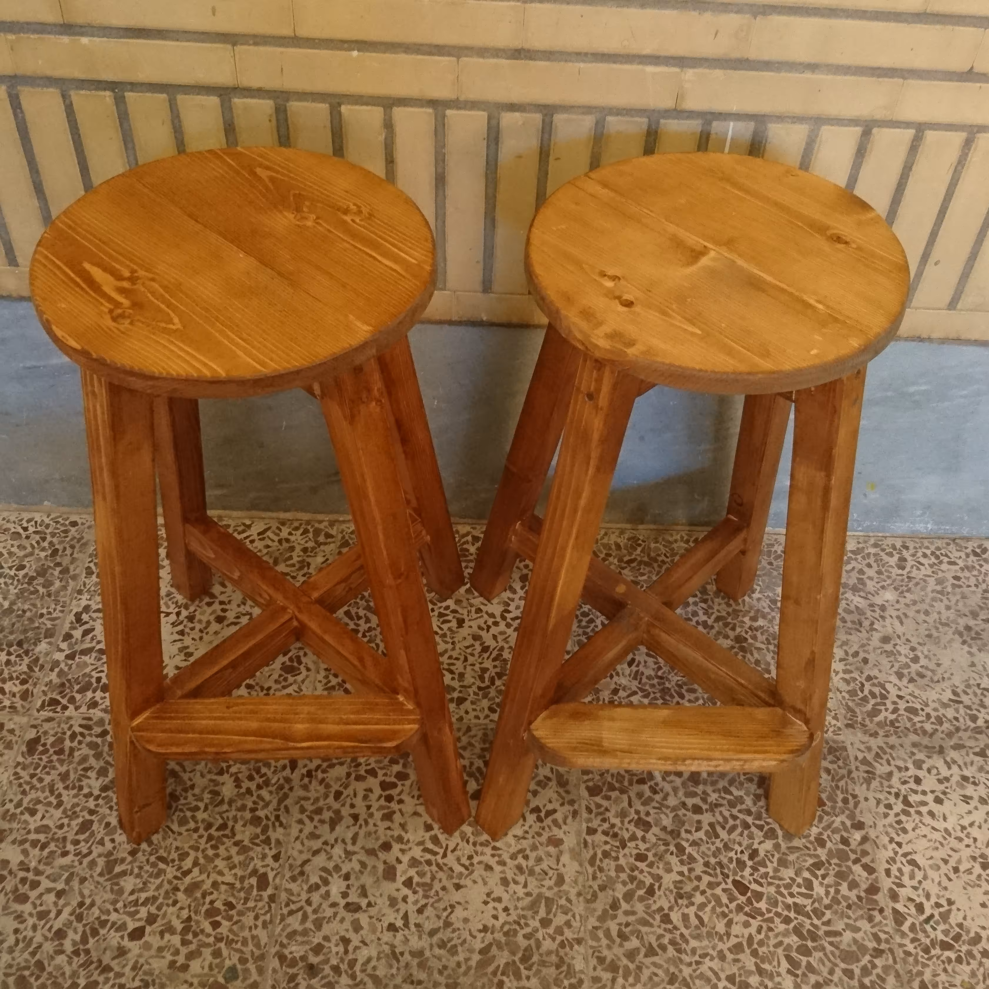 چهارپایه چوبی مدل C60 (صندلی گرد ارتفاع 60 صندلی اپن کانتر) 
