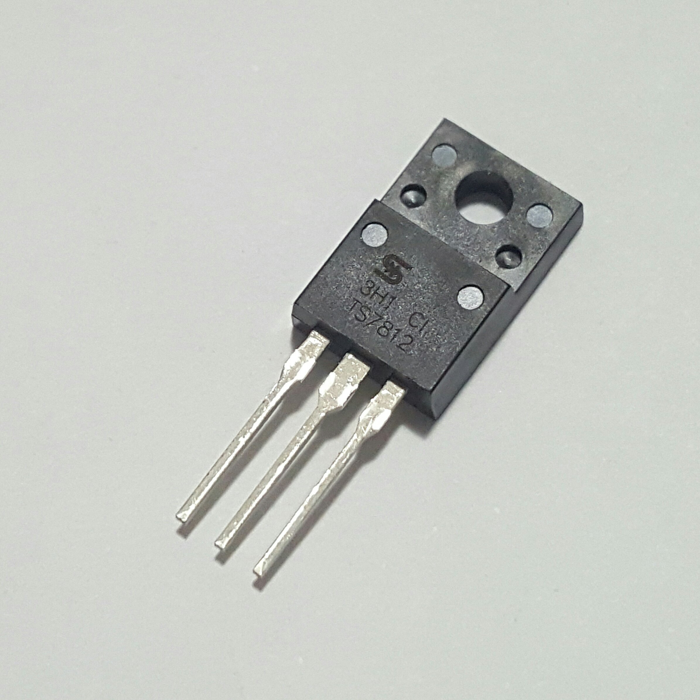 رگولاتور 12+ ولت TS7812CI بسته 2 عددی
