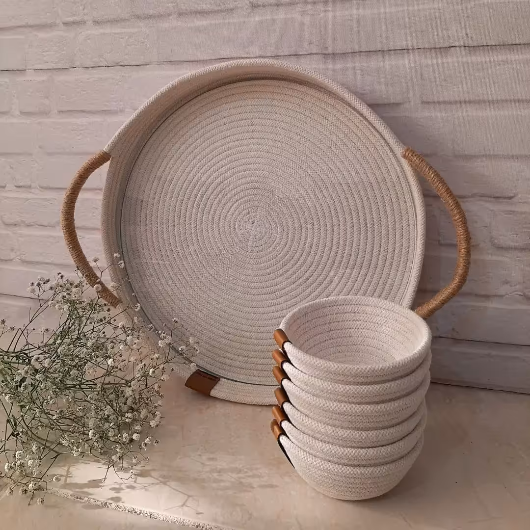 سینی و کاسه کنفی