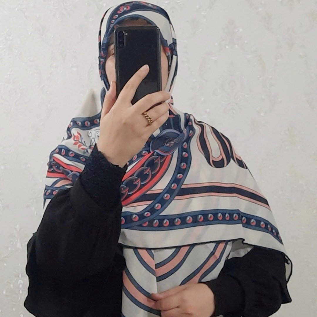 2_روسری نخی ،دوردست دوز، قواره : 140،مناسب بهارو تابستان ،ایستایی خیلی خوبی داره