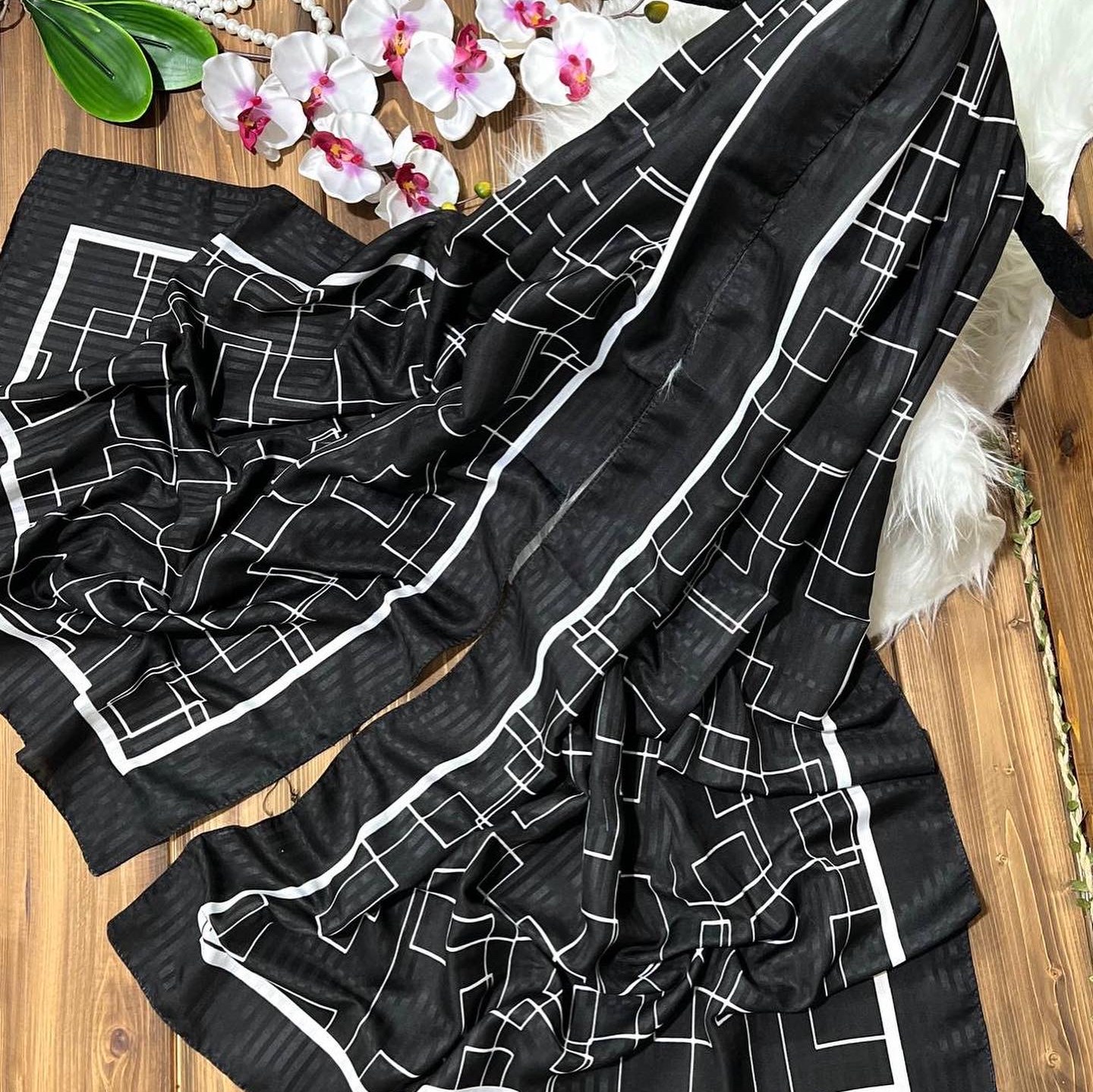 شال نخی طرح مکعبی