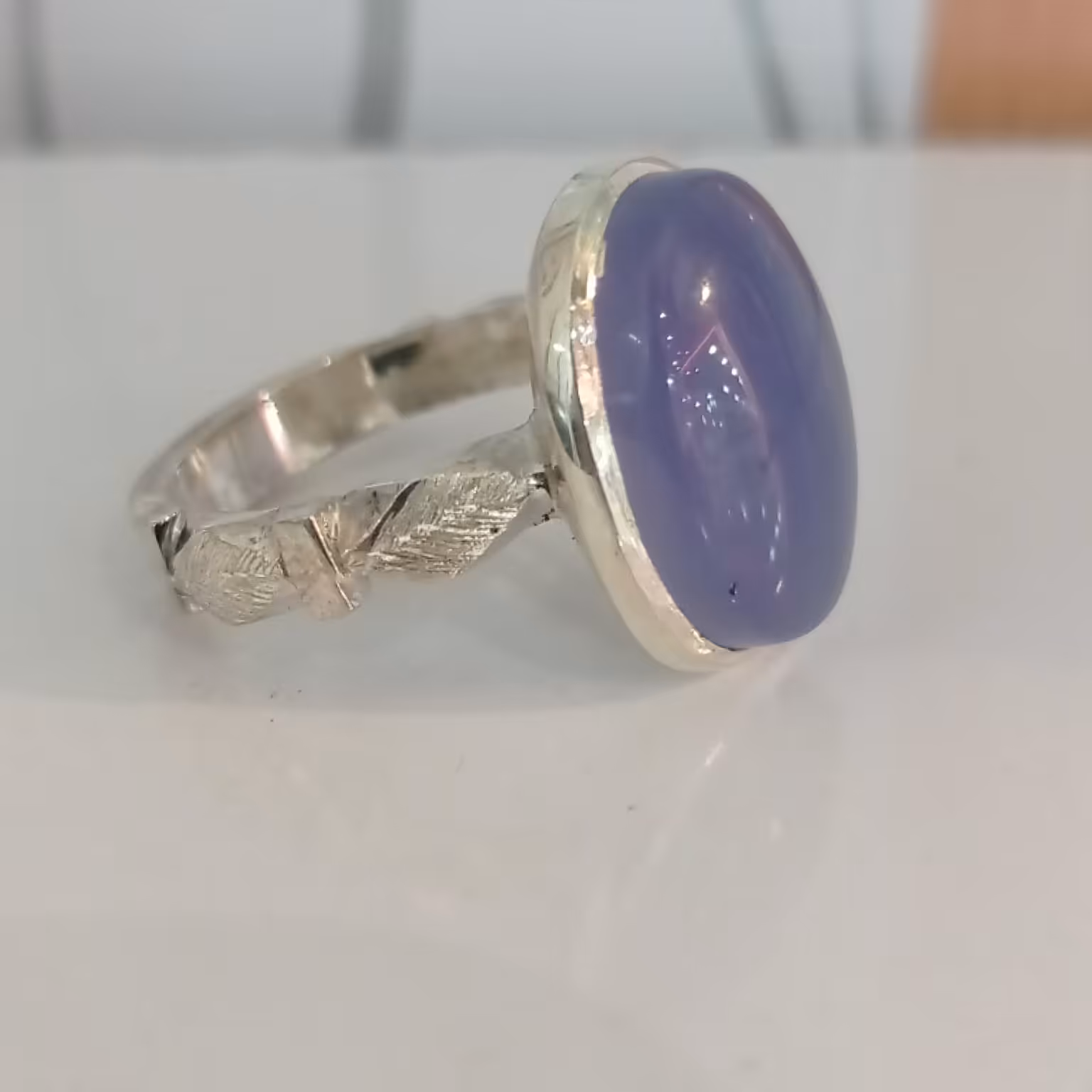 انگشتر نقره رکاب صفوی بانگین خوش رنگ سوسنی یمنی باوزن حدود10گرم وسایز مناسب دست آقایان