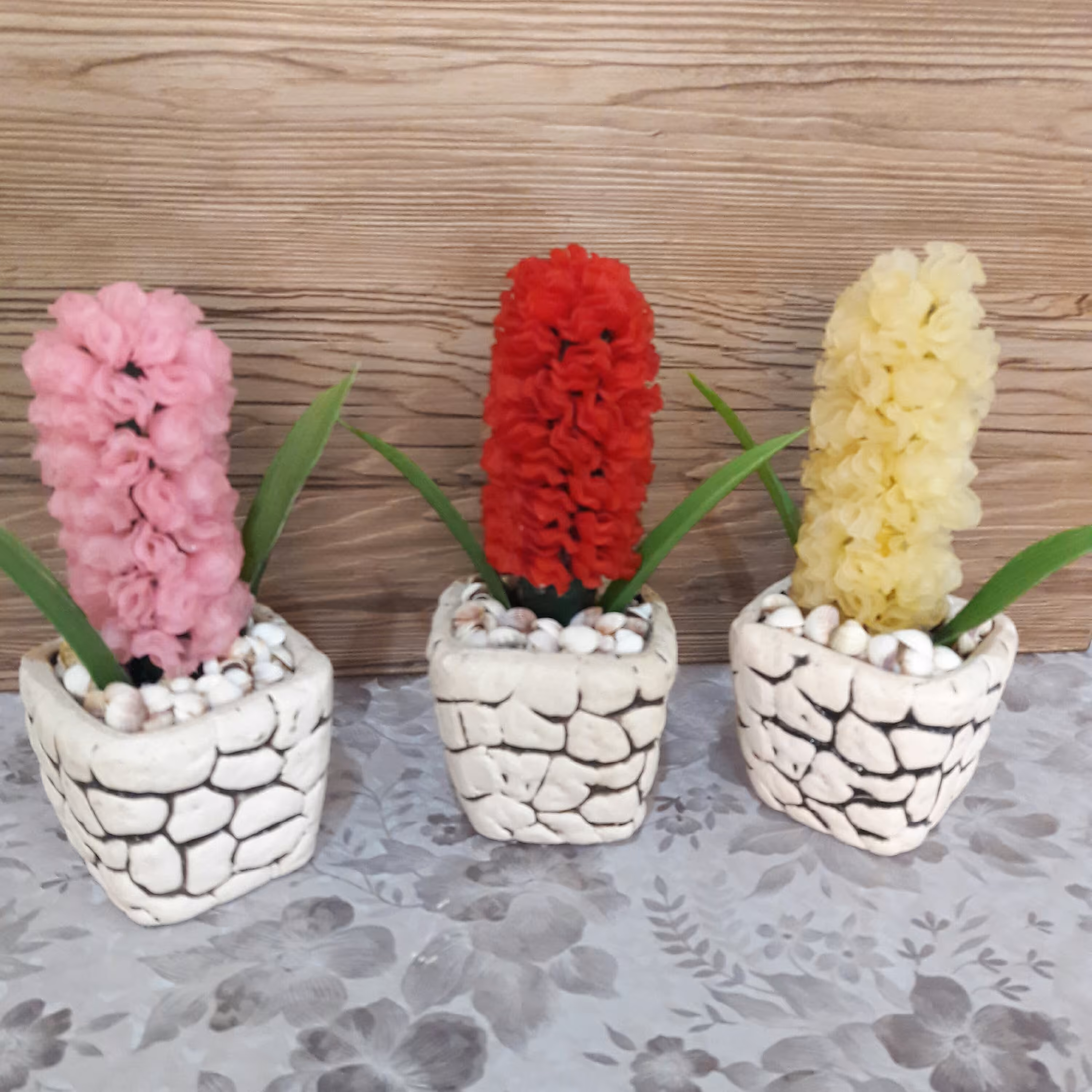 سنبل های کریستالی دست ساز با گلدان سنگی