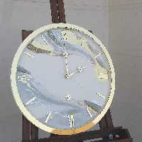 ساعت دیواری طرح روسی قطر 50 تم سفید کرم طوسی طلایی موتور ارامگرد بیصدا عقربه الداد و رینگ طلایی رنگ ثابت (پس کرایه)