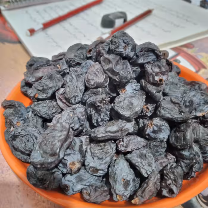 مویز انگور سیاه دیم و آفتابی یک کیلویی نگین دشمن زیاری