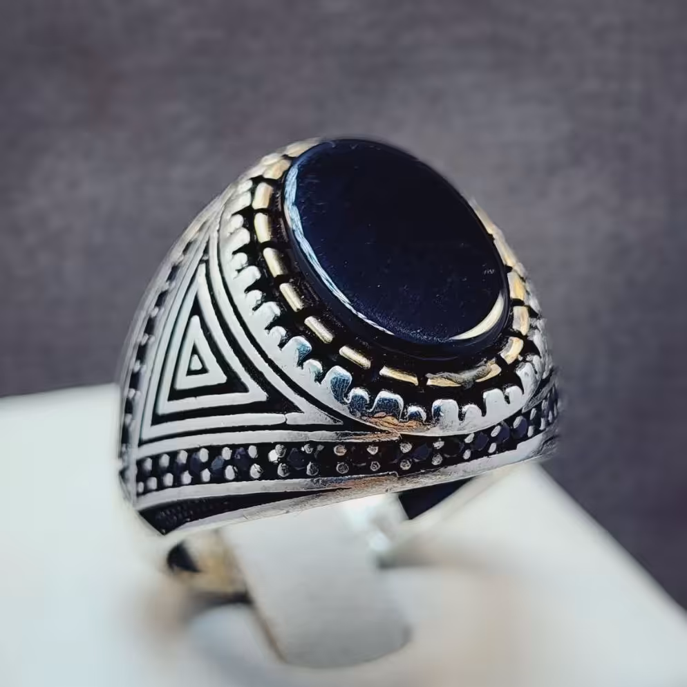 انگشتر اسپرت مردانه نقره با نگین عقیق مشکی اصل و معدنی 