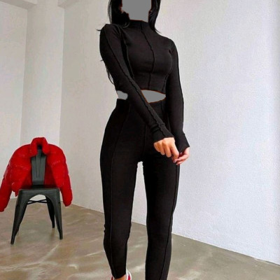 ست کراپ یقه اسکی و شلوار رگه دوزی شده