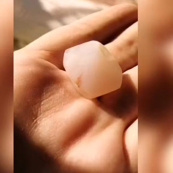 عقیق اصل دوطرفه  خراسان جنوبی تراش دستی  بسیار زیبا