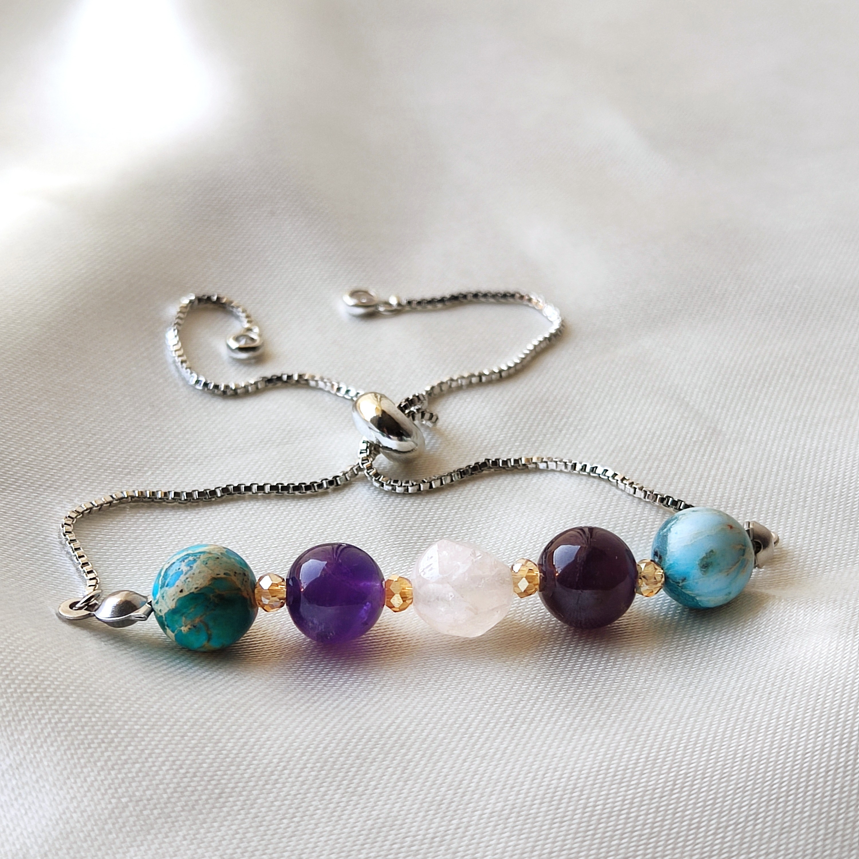 دستبند ماه تولد آبان ماه با زنجیر استیل رنگ ثابت اصل شاران 