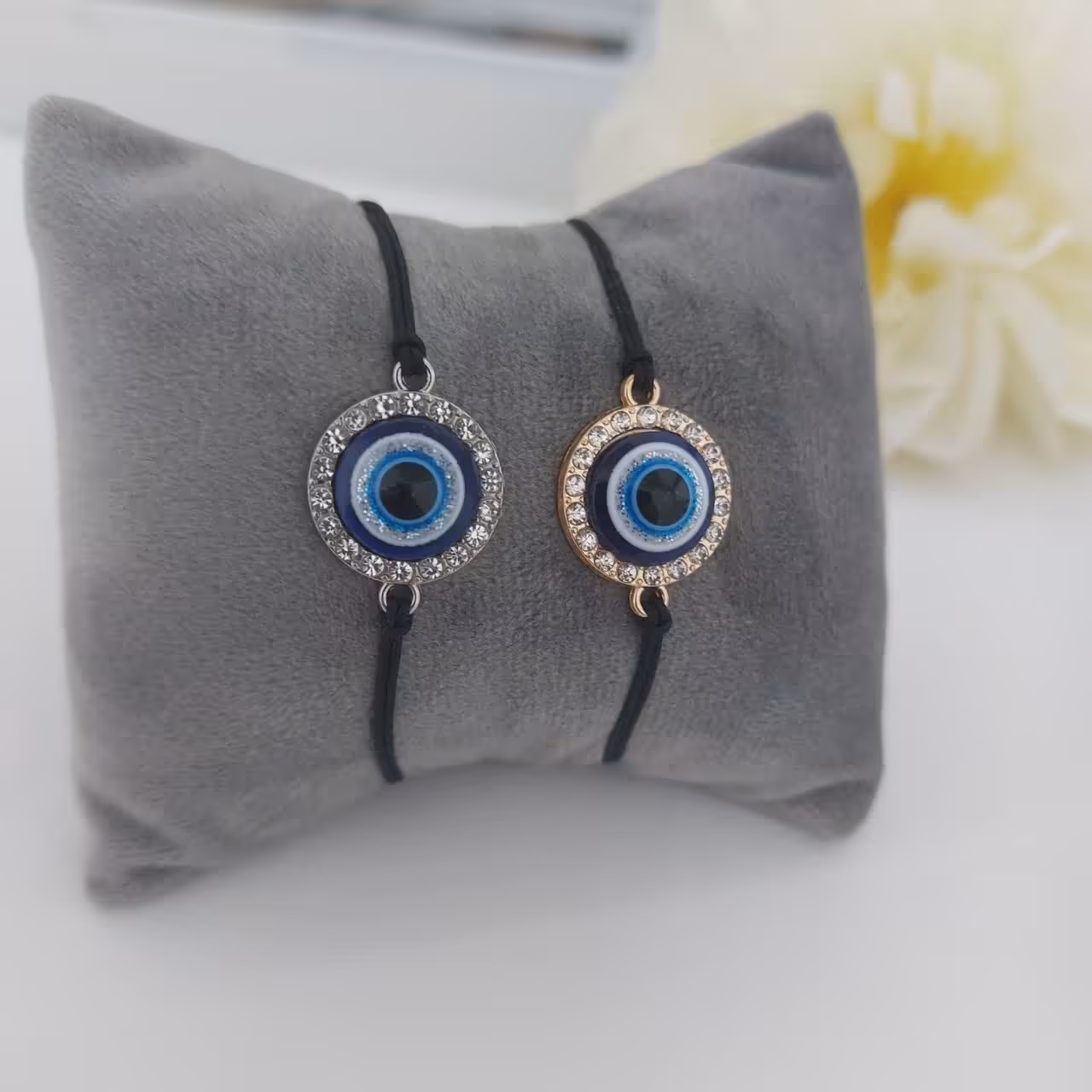 دستبند فانتزی چشم کد11162.پک 2 عددی.فری سایز.پک دو عددی