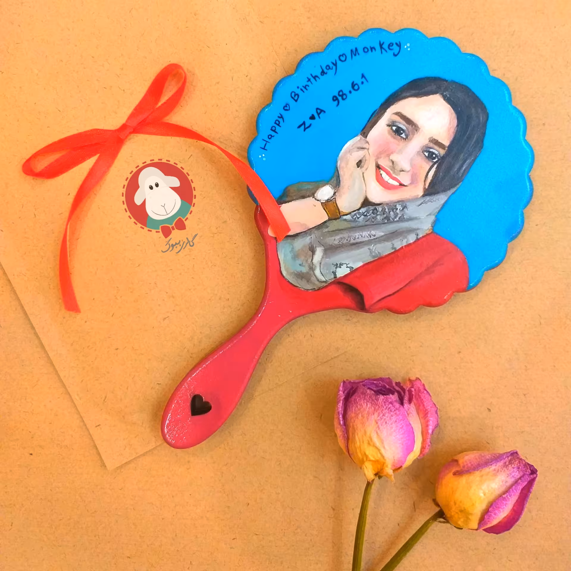 سفارش چهره روی آینه چوبی