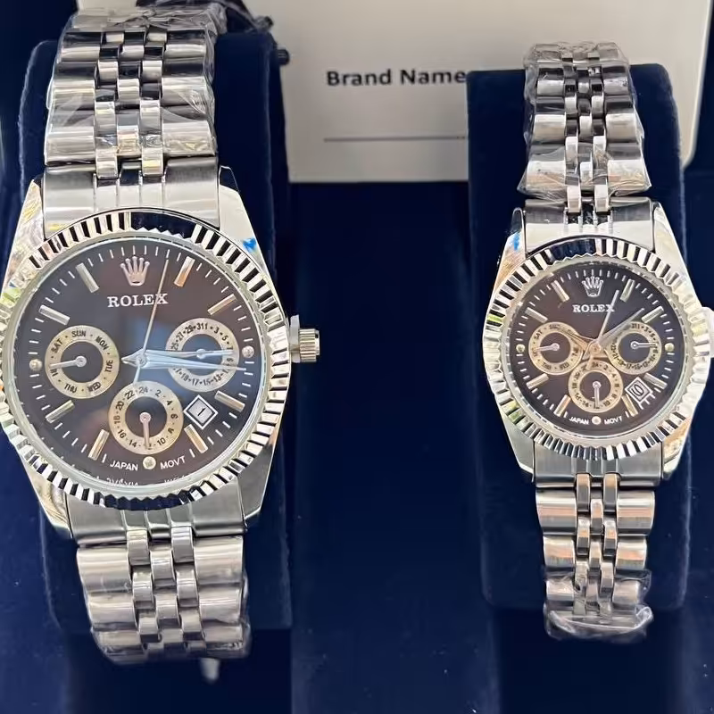 ست ساعت رولکس
بند استیل نقره ای
صفحه مشکی
طرح سه موتوره
دارای روزشمار
کیفیت عالی