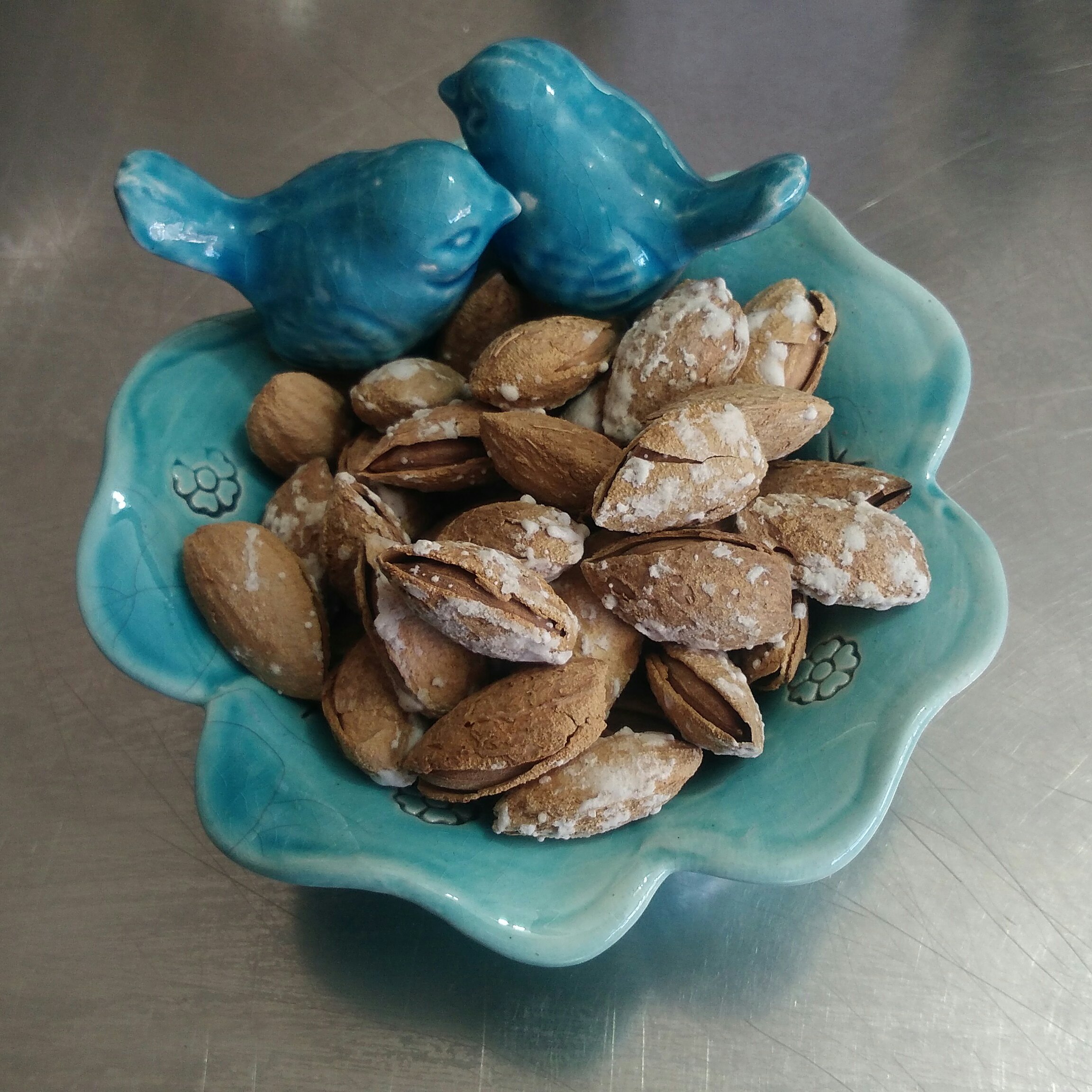 بادام کاغذی بوداده
