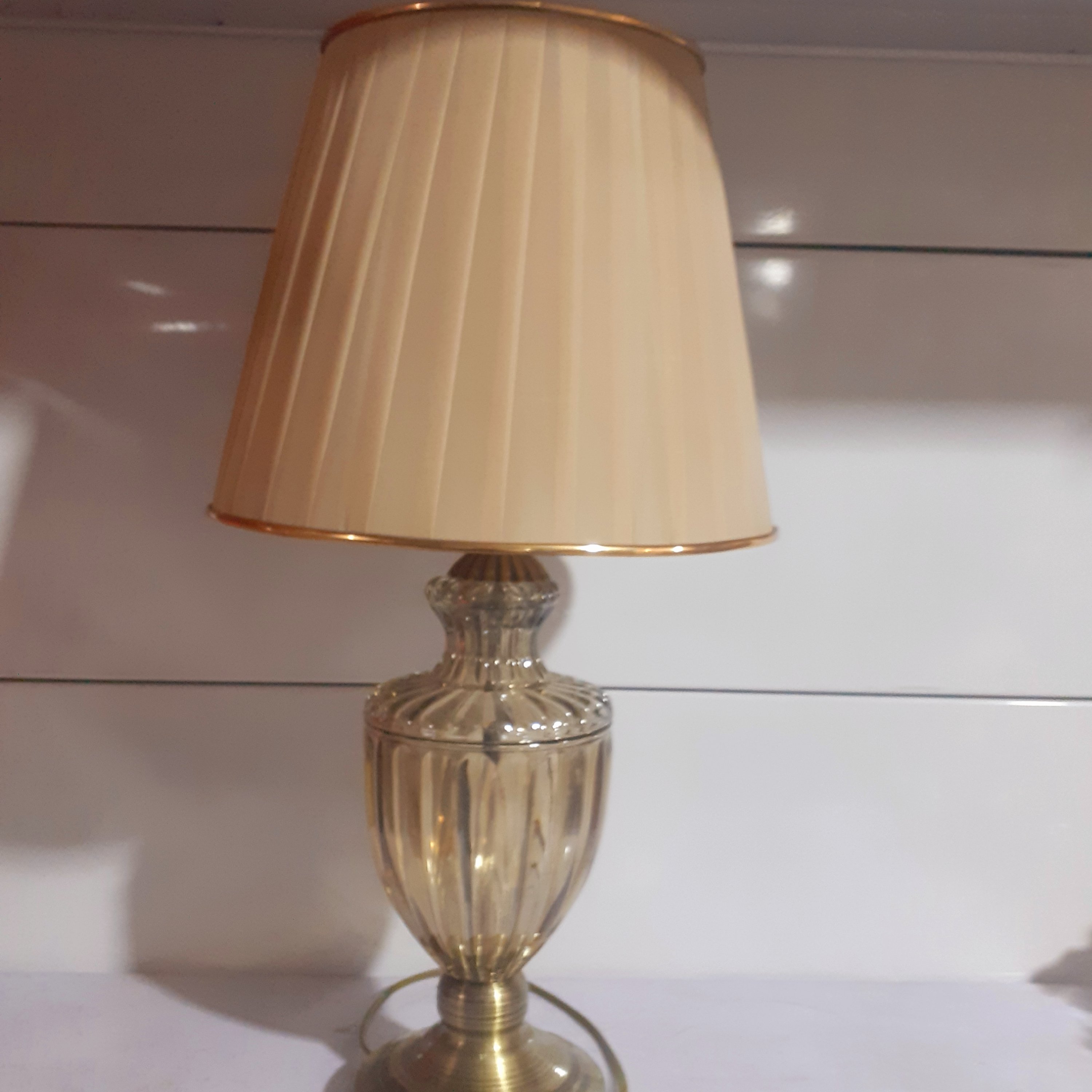 آباژور پایه گرد