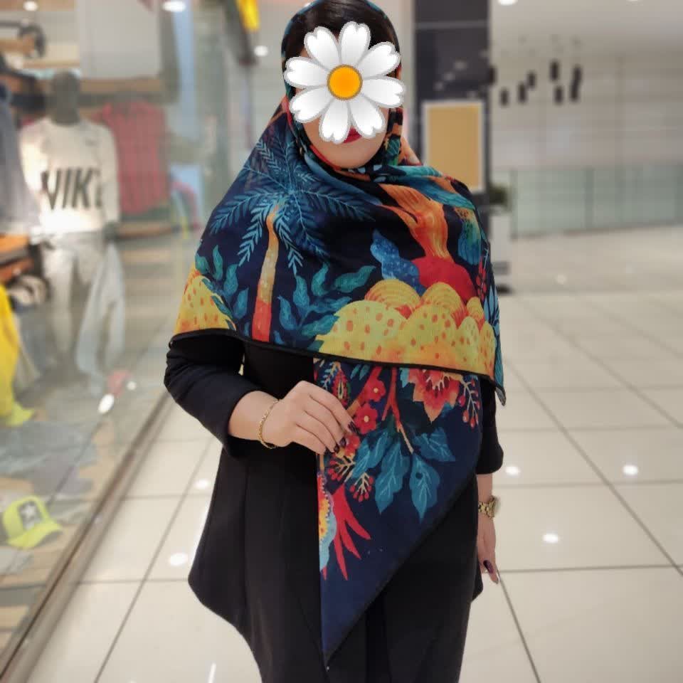 روسری قواره بزرگ آبی طرح جنگل سوپر نخ