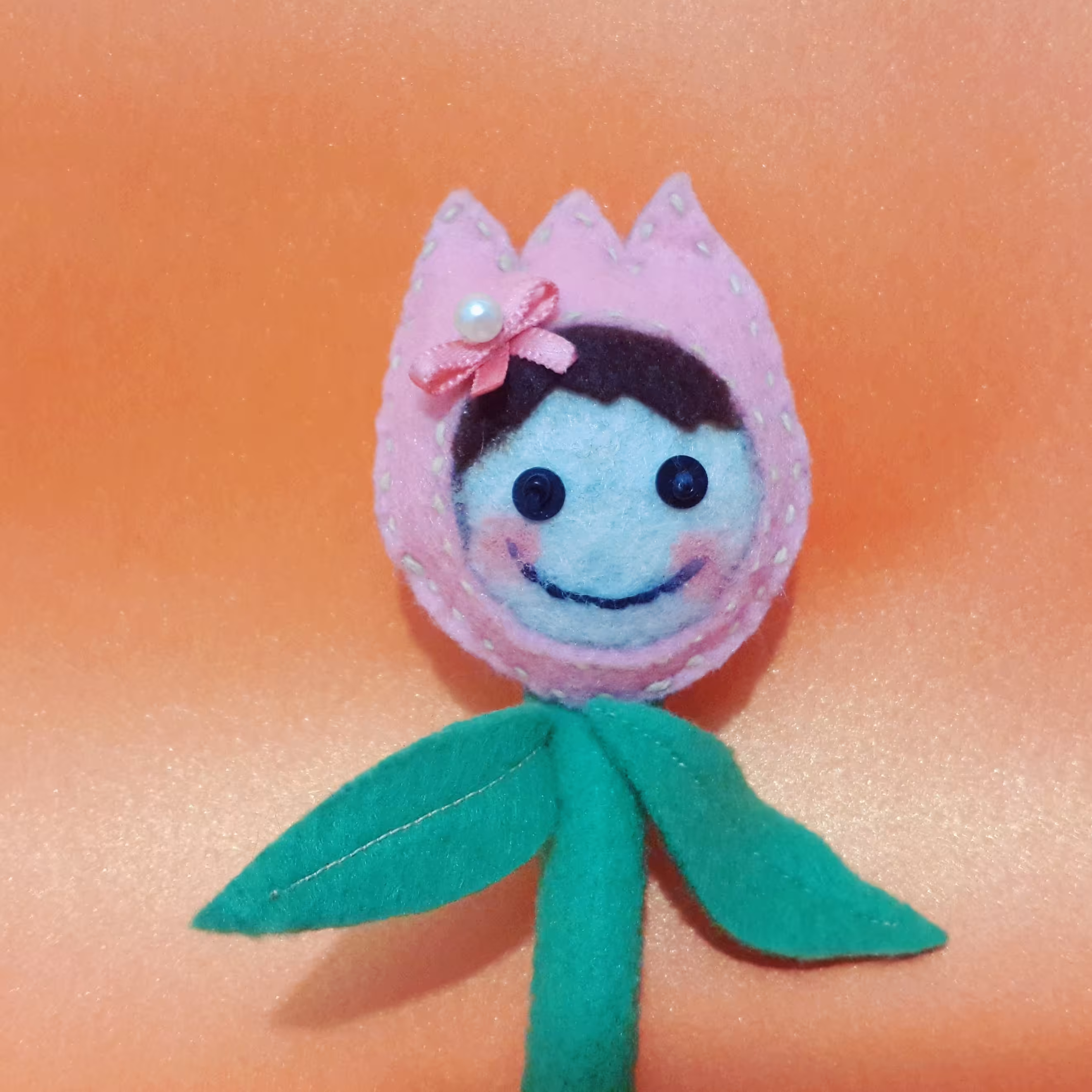 پیکسل سنجاق سینه گل صورتی نمدی