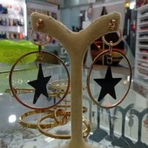 گوشواره طرح ستاره حلقه ای رنگ طلایی مناسب بانوان