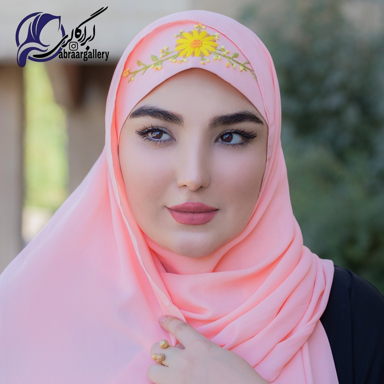 هدشال گلدوزی با دست در رنگبندی