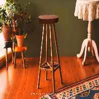 چهارپایه چوبی آتی