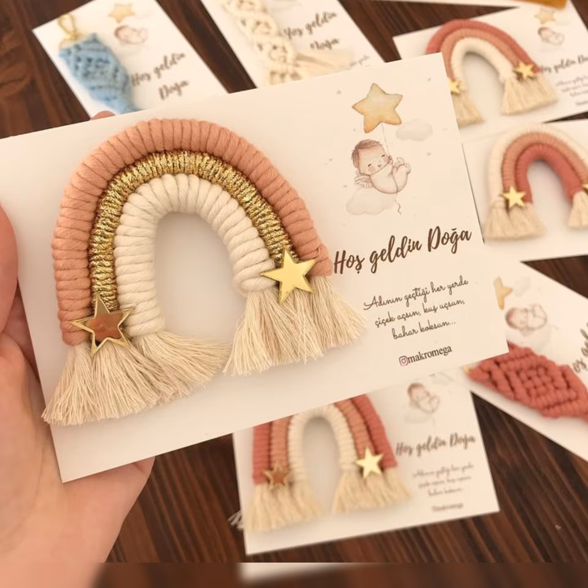 گیفت (جاکلیدی)مکرومه طرح رنگین کمان