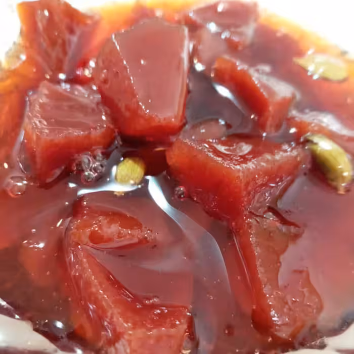 مربای به یک کیلویی ارگانیک مازنی همراه با هل بسیار خوش عطر 