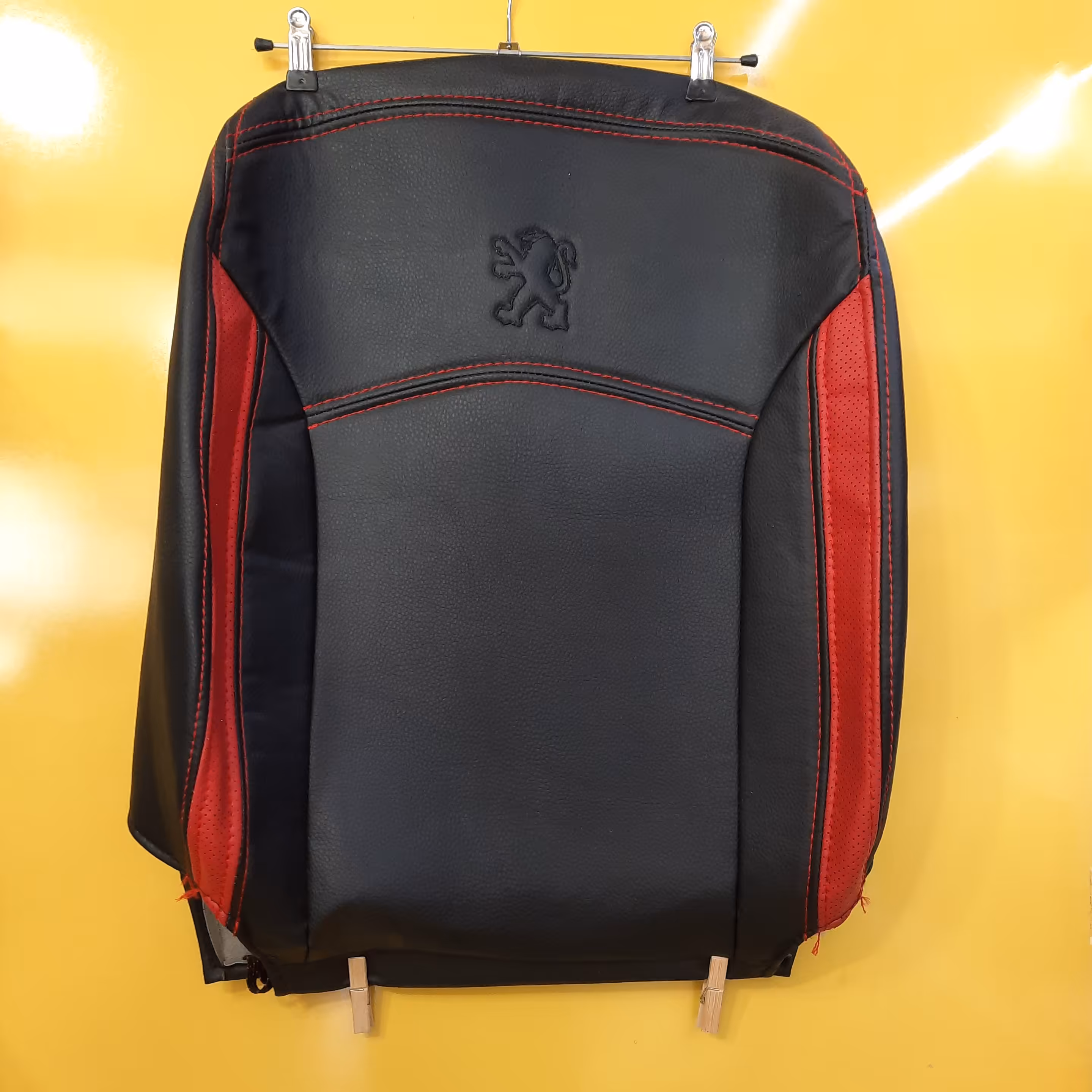 روکش صندلی 206 چرم ایرانی رنگ مشکی تسمه قرمز سوشیانت روکش