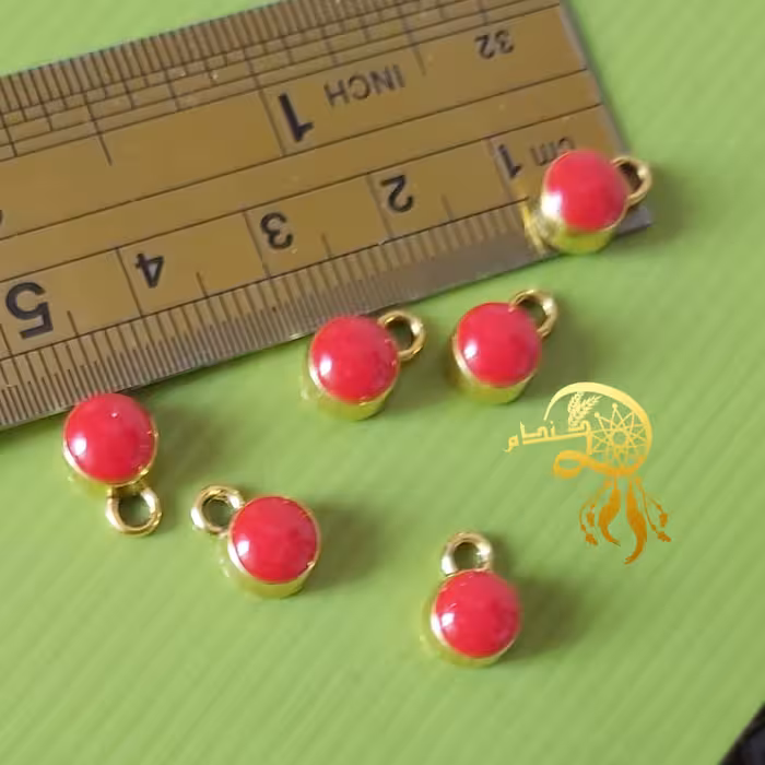 آویزفلزی رزینی کوچک قرمز یک عدد