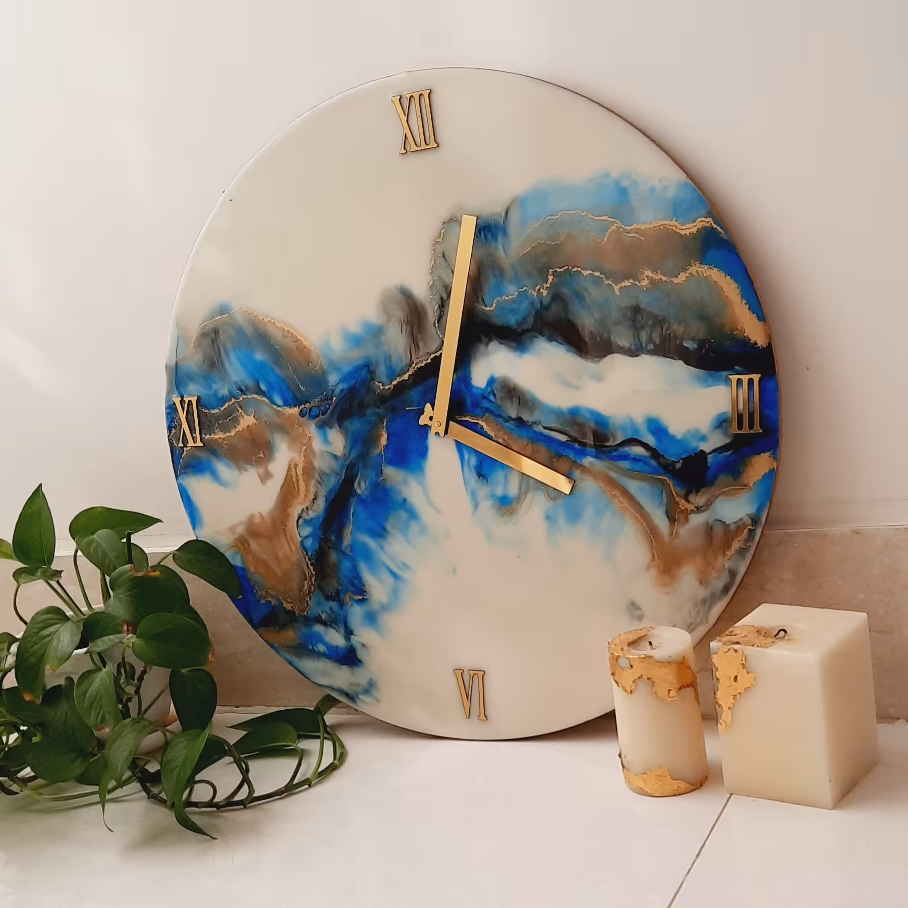 ساعت رزینی ابروبادی آبی و سفید قطر 50 سانت