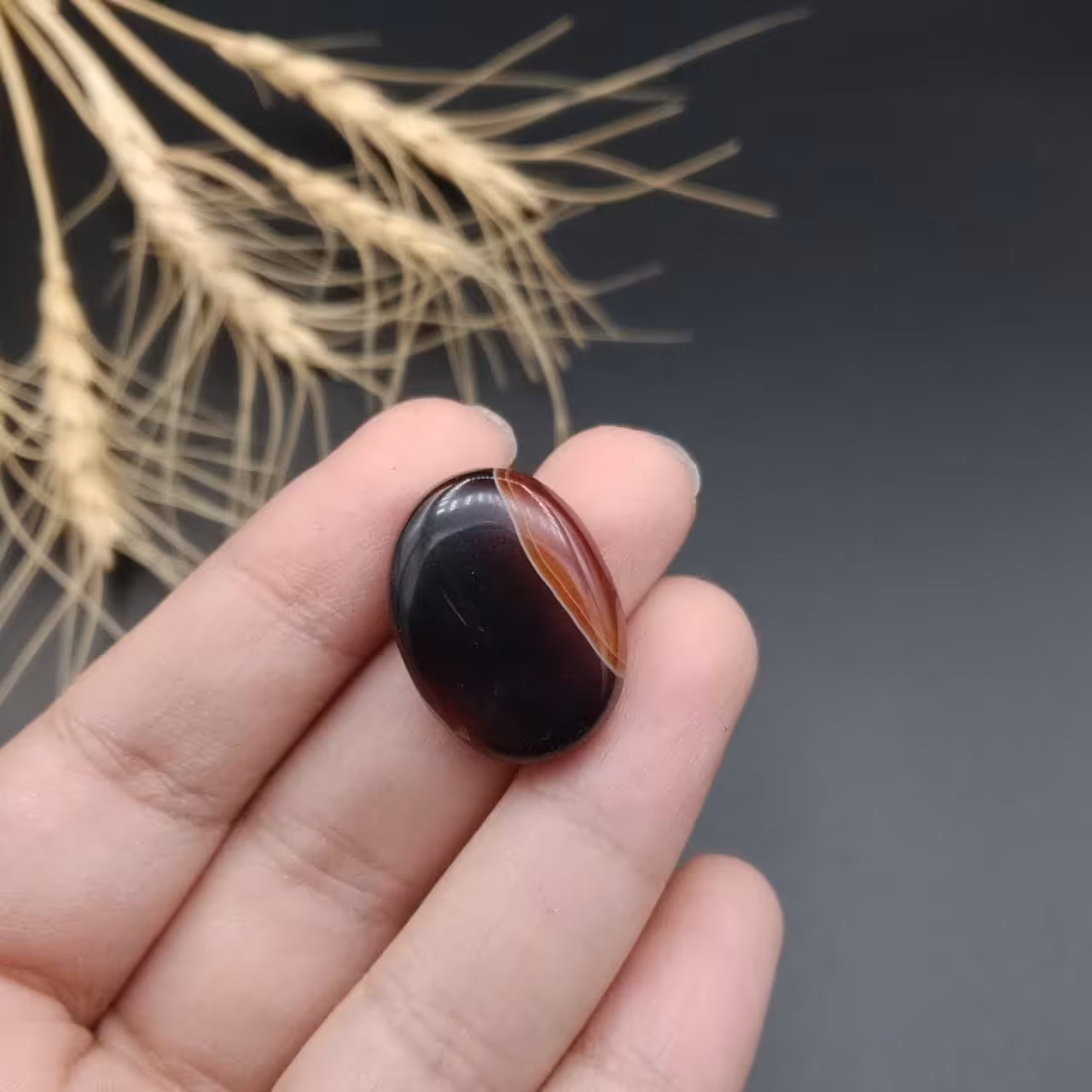 نگین فوق العاده زیبا و بسیار خاص عقیق سلیمانی خراسانی اصل معدنی 8215