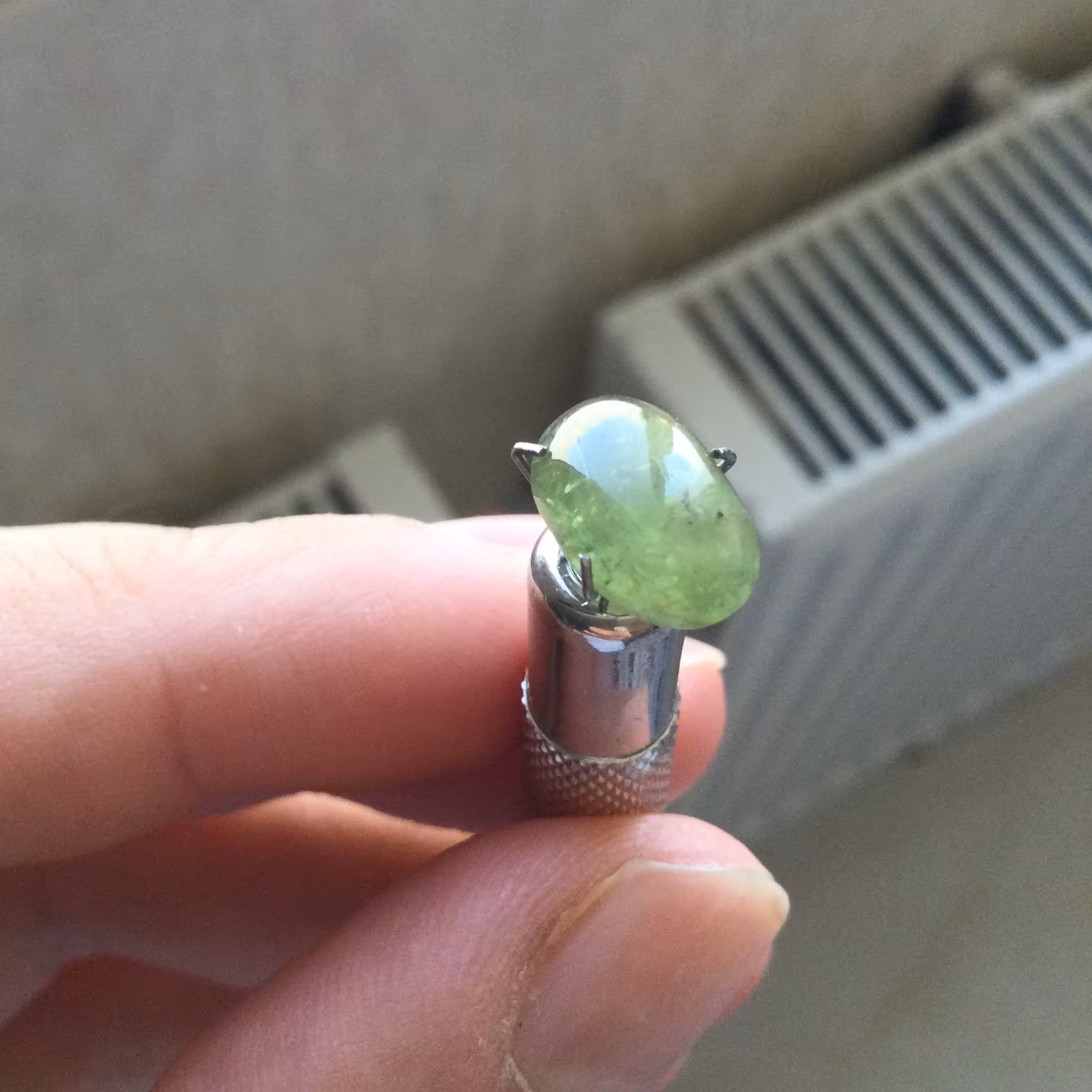 یاقوت سبز طبیعی درجه یک شفاف 