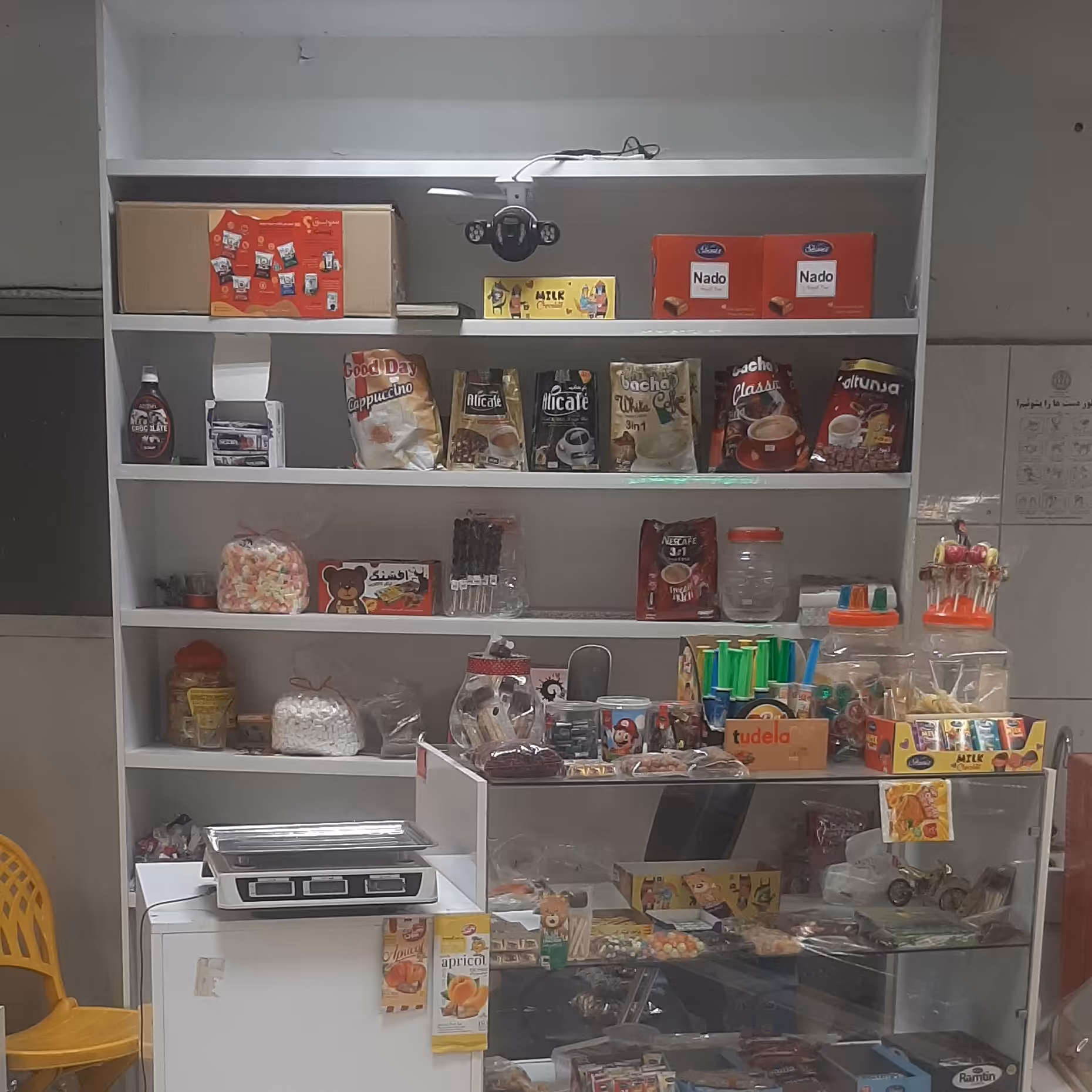 دکور مغازه ملامینه سفید آجیل و خشکبار 