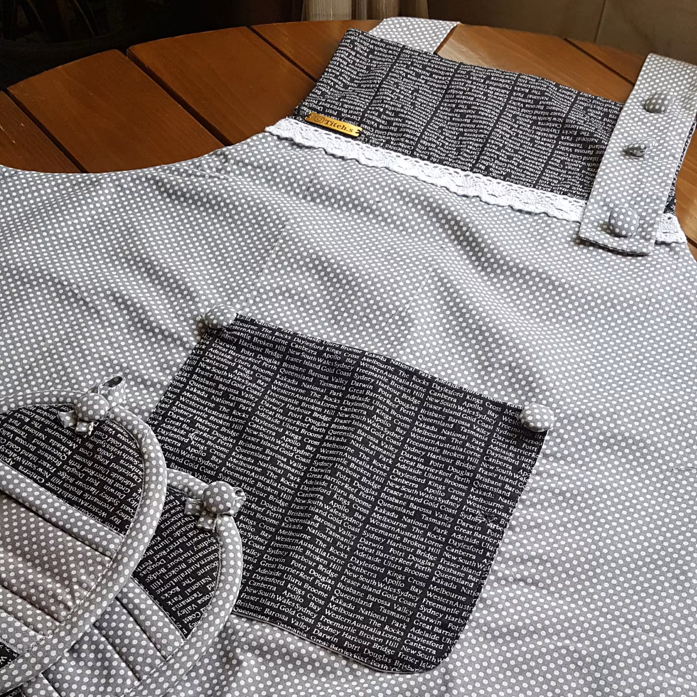 پیشبند ساده طرح روزنامه ای