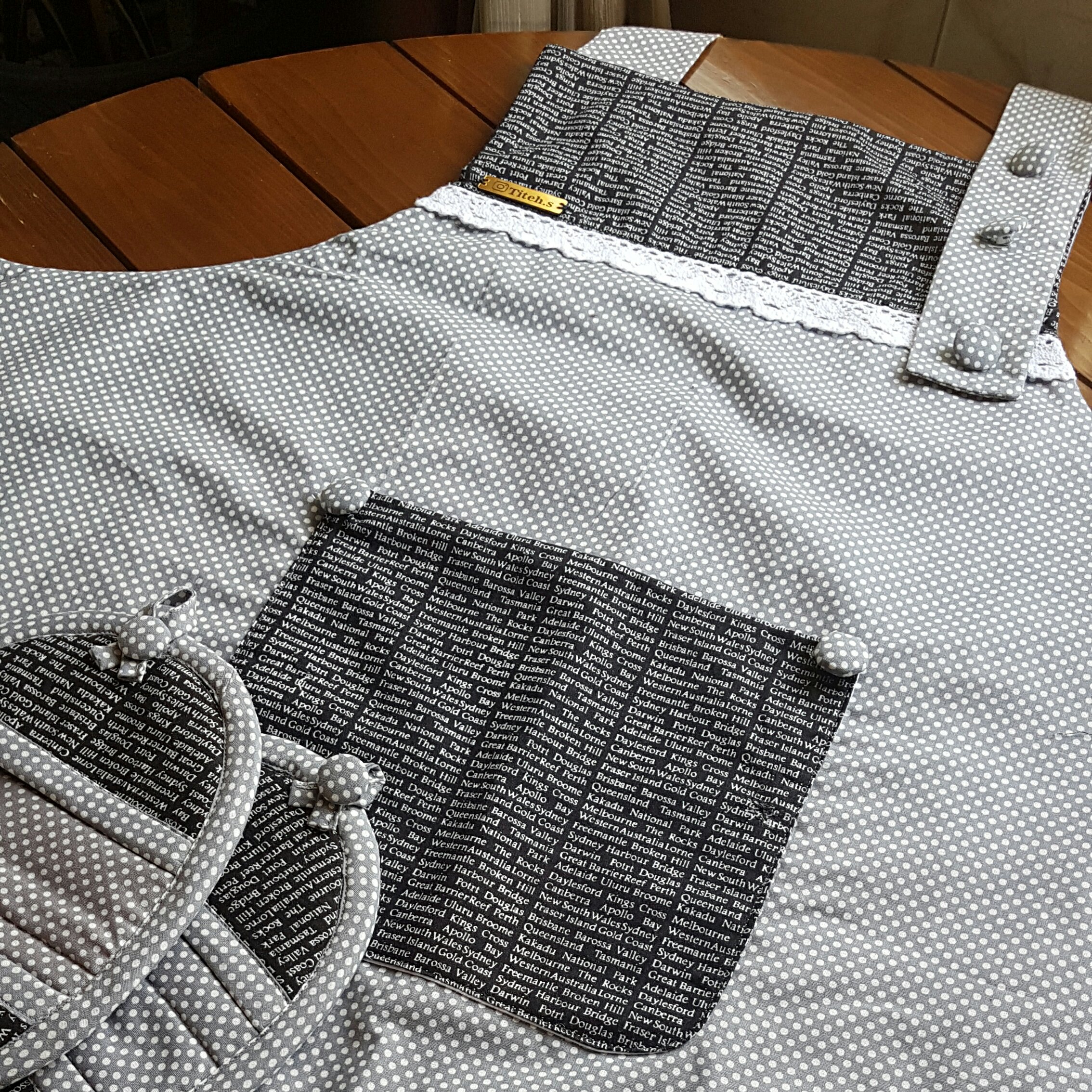 پیشبند ساده طرح روزنامه ای