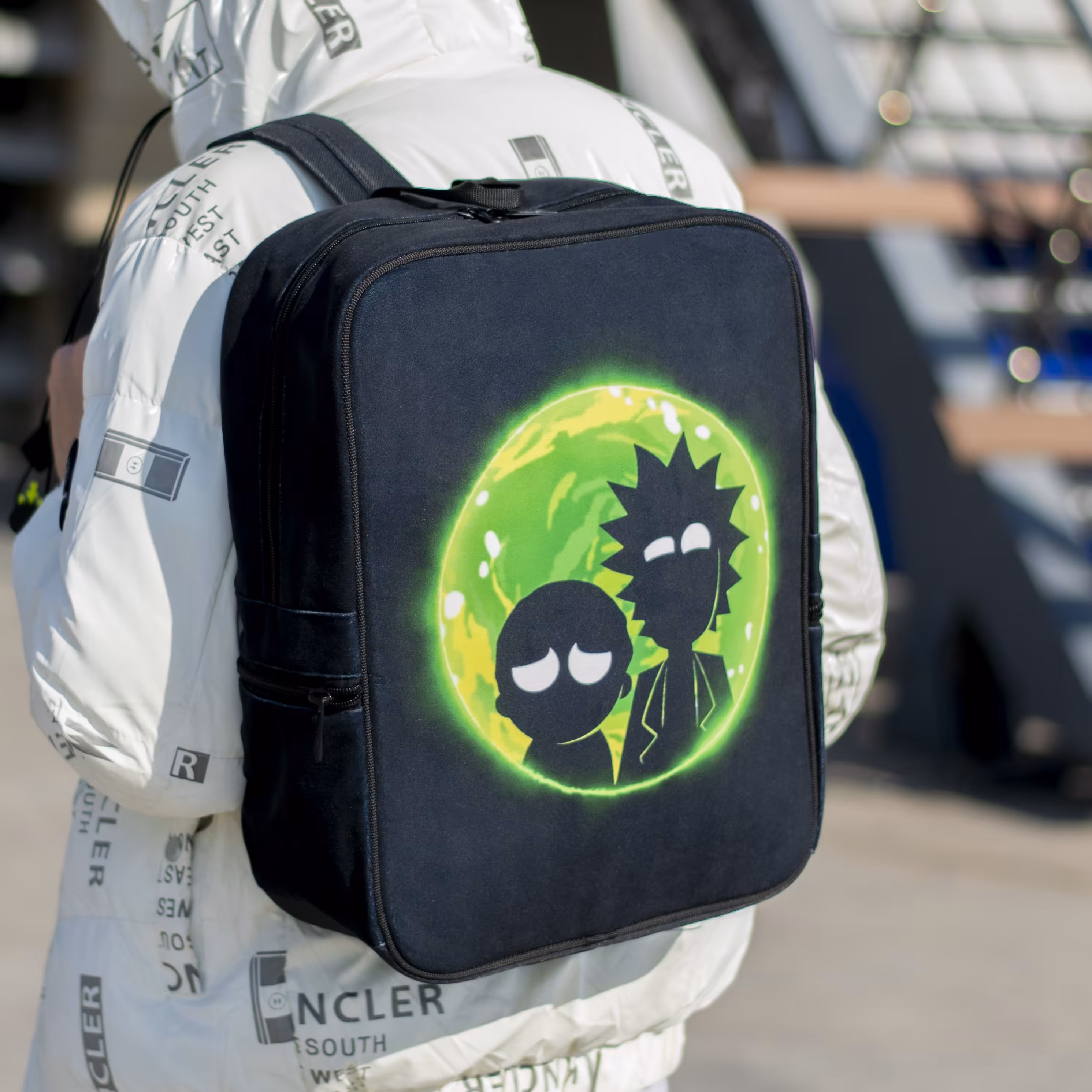 کوله پشتی  ریک و مورتی  جنس  مخمل کوبیده BK0056