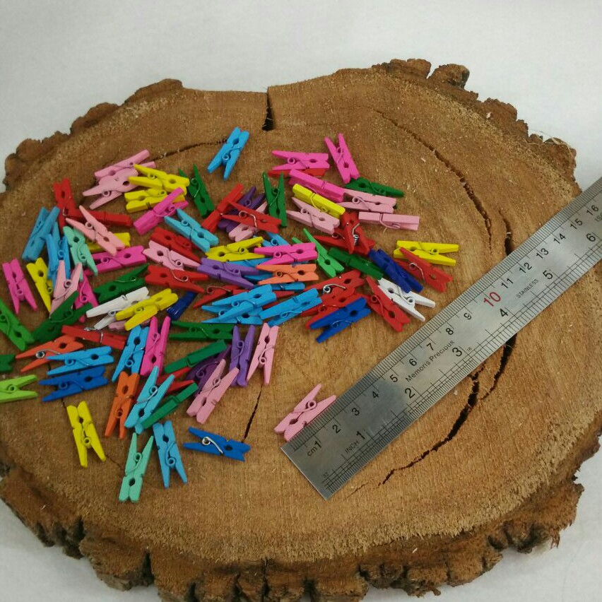 گیره ی لباس چوبی