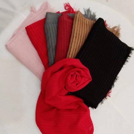 شال پاییزه و بهاره ( نازک ) با نوارهای مخملی مشکی هایپر گلسا