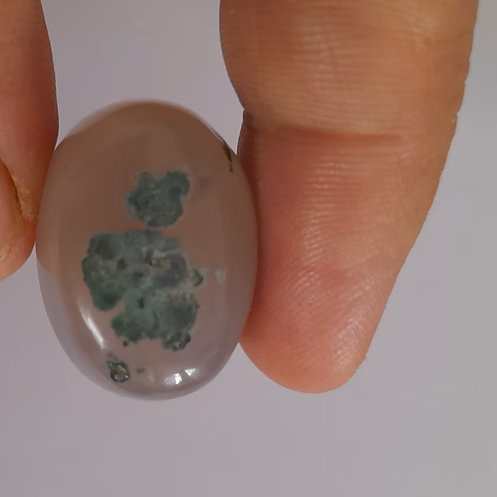 نگین عقیق سوسنی .شجر شکوفه طرح دامله بسیار زیبا  