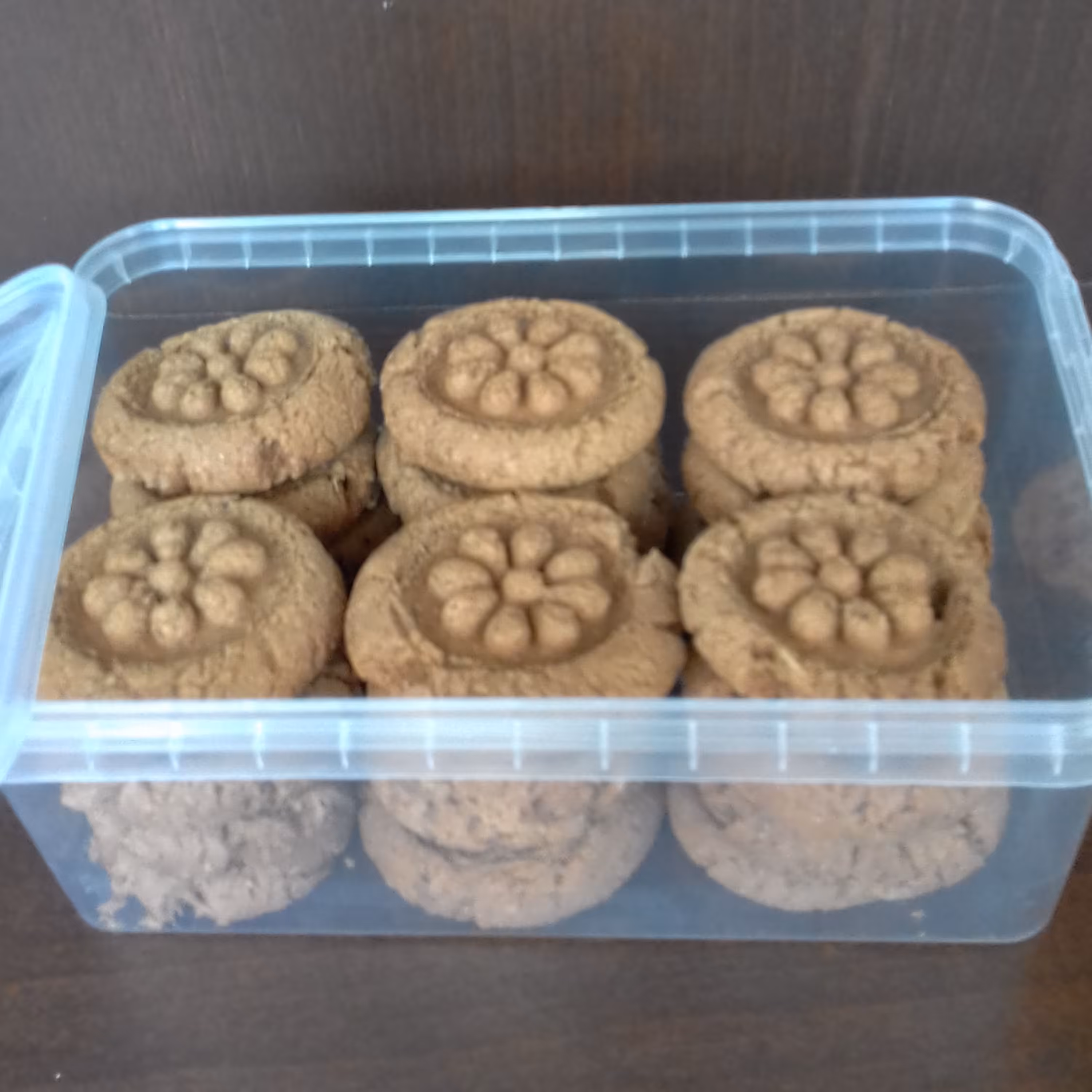 کوکی گردویی جو دوسر و گندم کامل گیاهی و تهیه شده با شکر قهوه ای پک 24 عددی