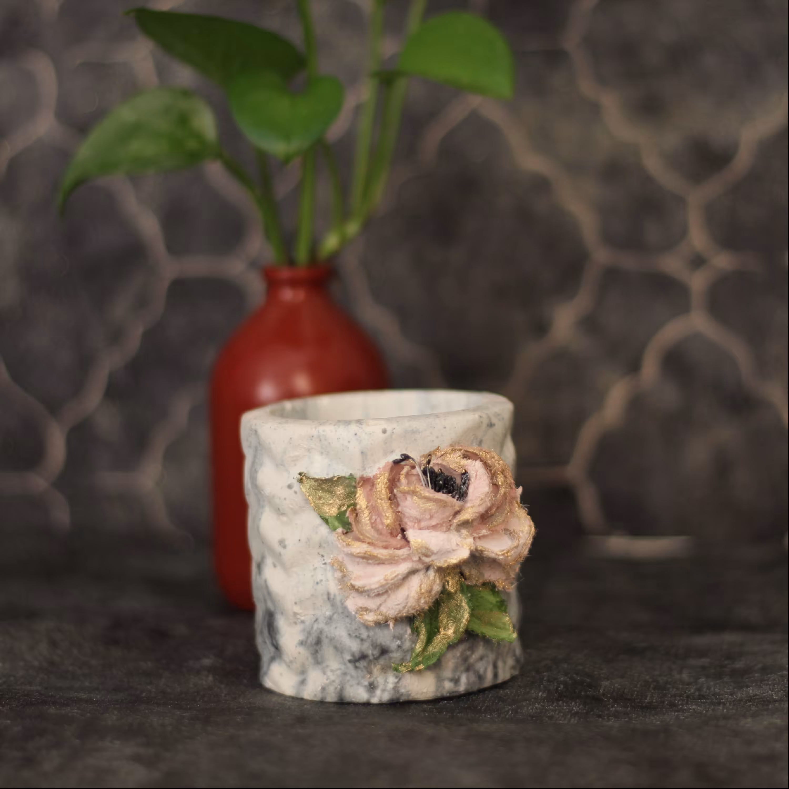 جا قلمی  سنگی تزیین شده با گل استاکو(پس کرایه)