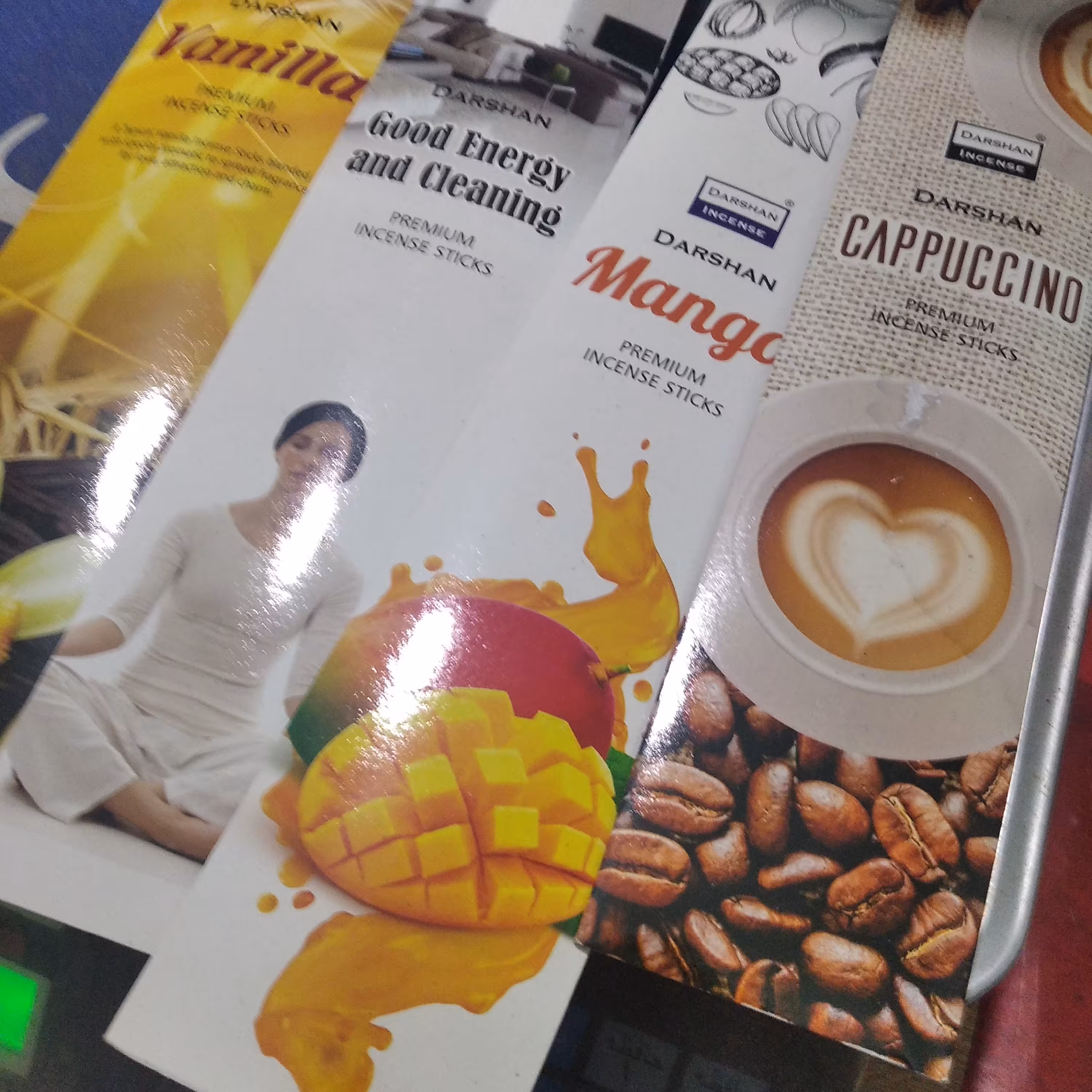 انواع عود هندی 