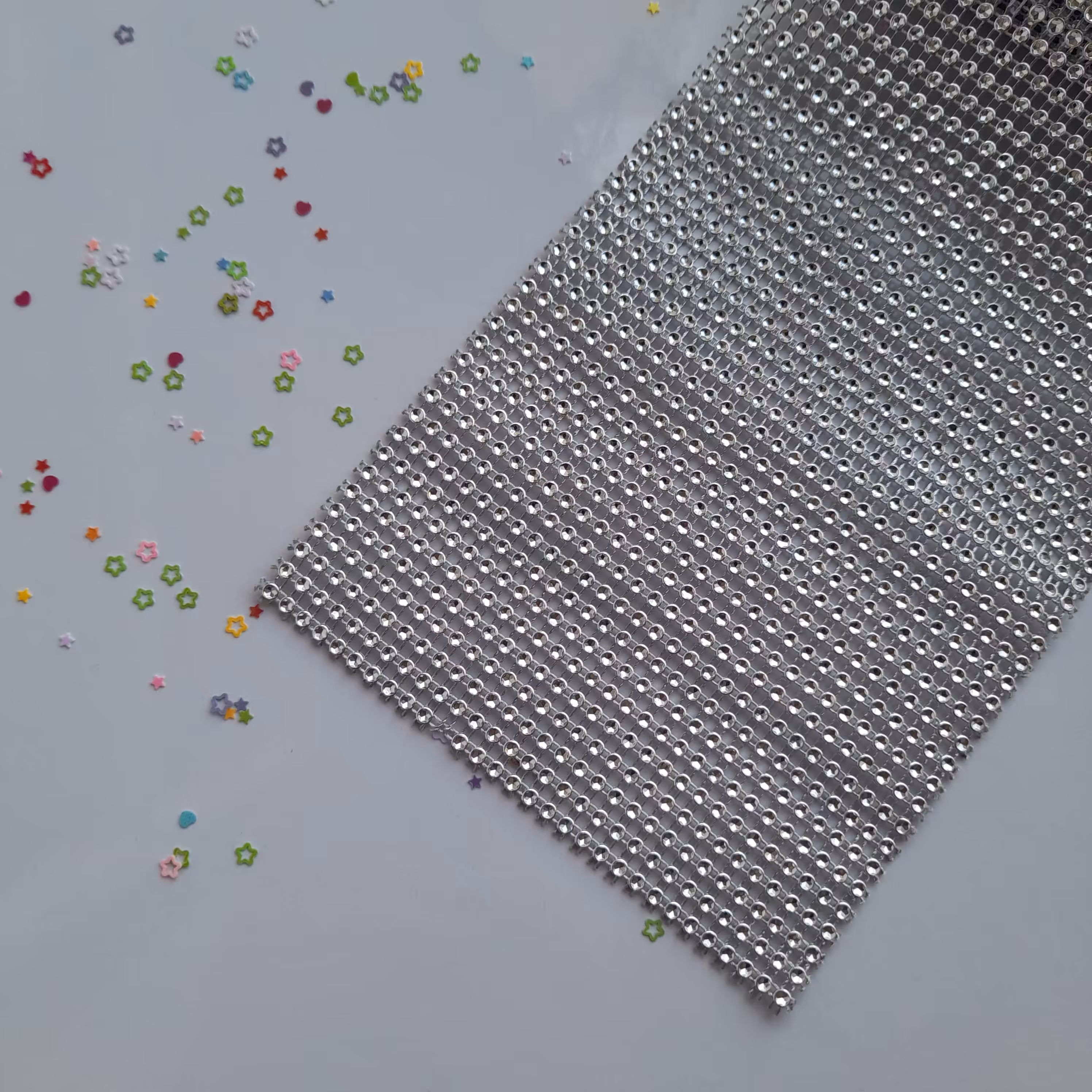 نگین متری نقره ای طرح نگین به طول یک متر قیمت برای هر رج 