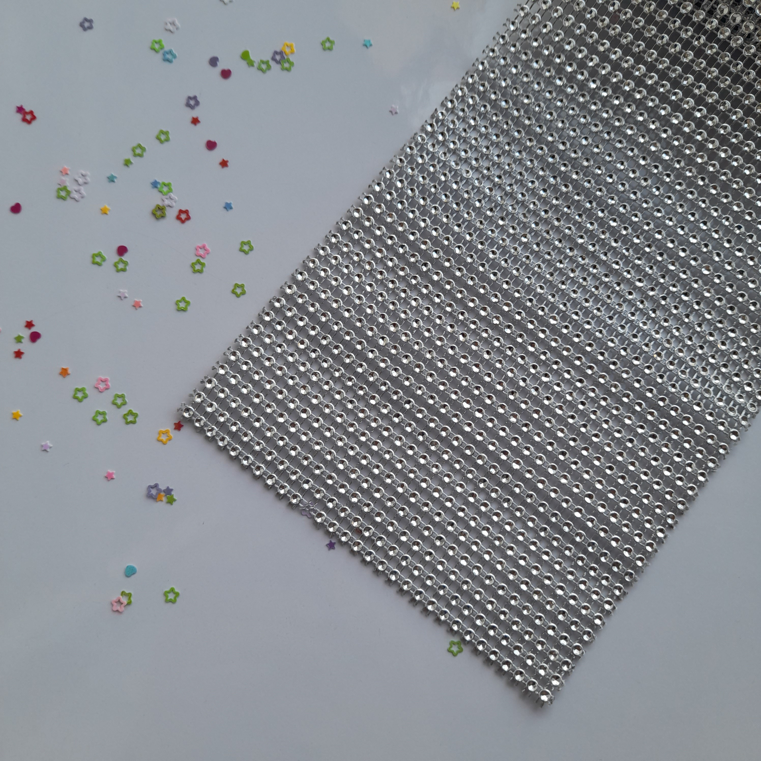 نگین متری نقره ای طرح نگین به طول یک متر قیمت برای هر رج 