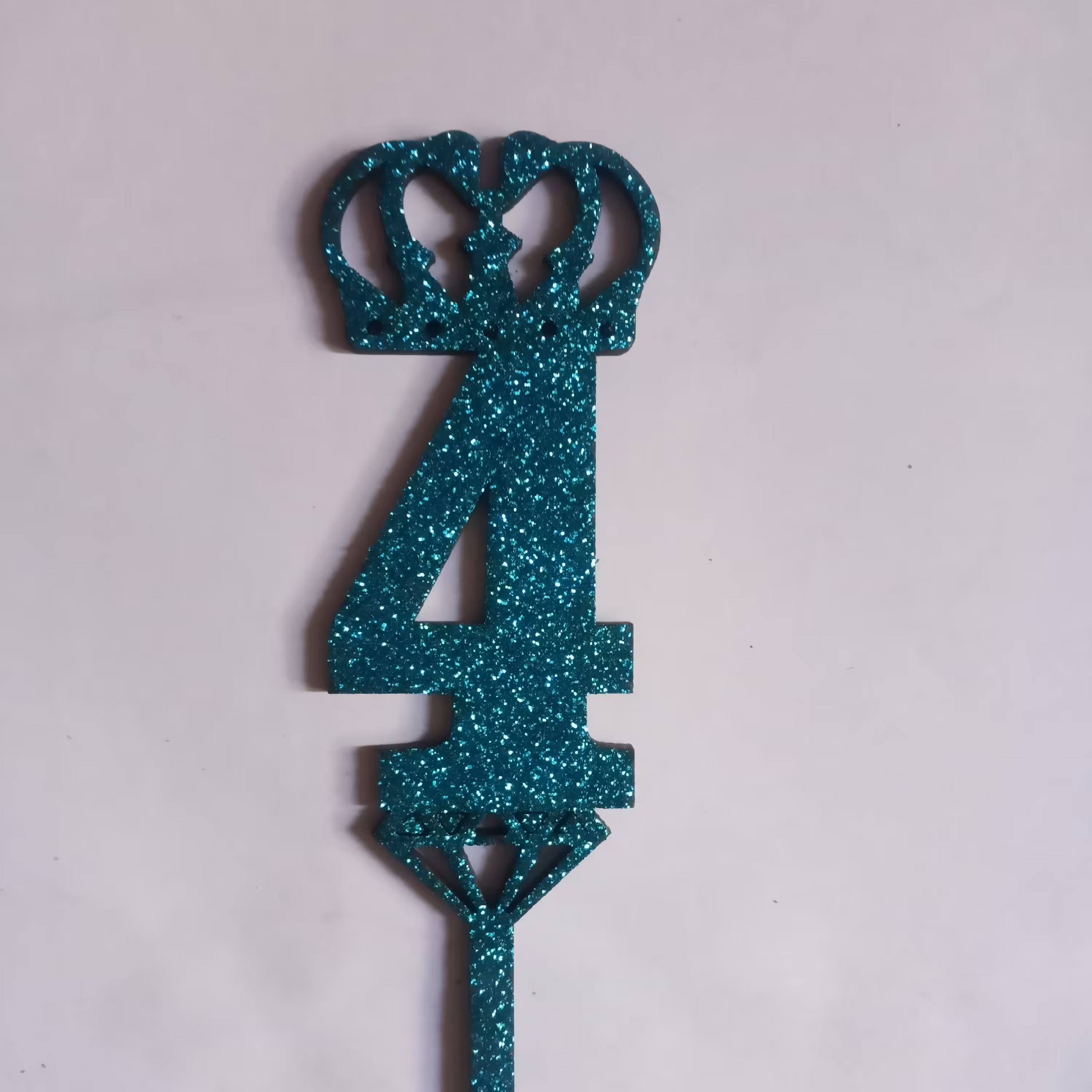 شمع  تولد اکلیلی نقره ای وآبی  عدد4