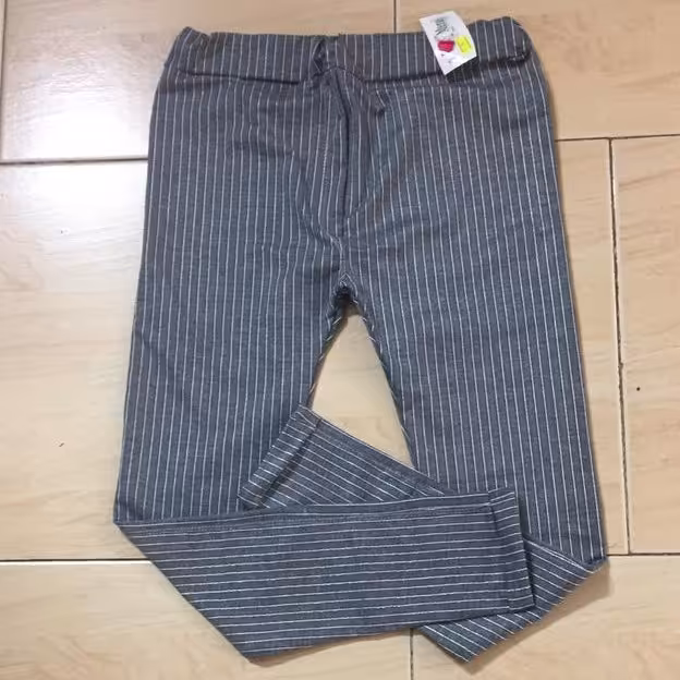 شلوار دخترونه راه راه