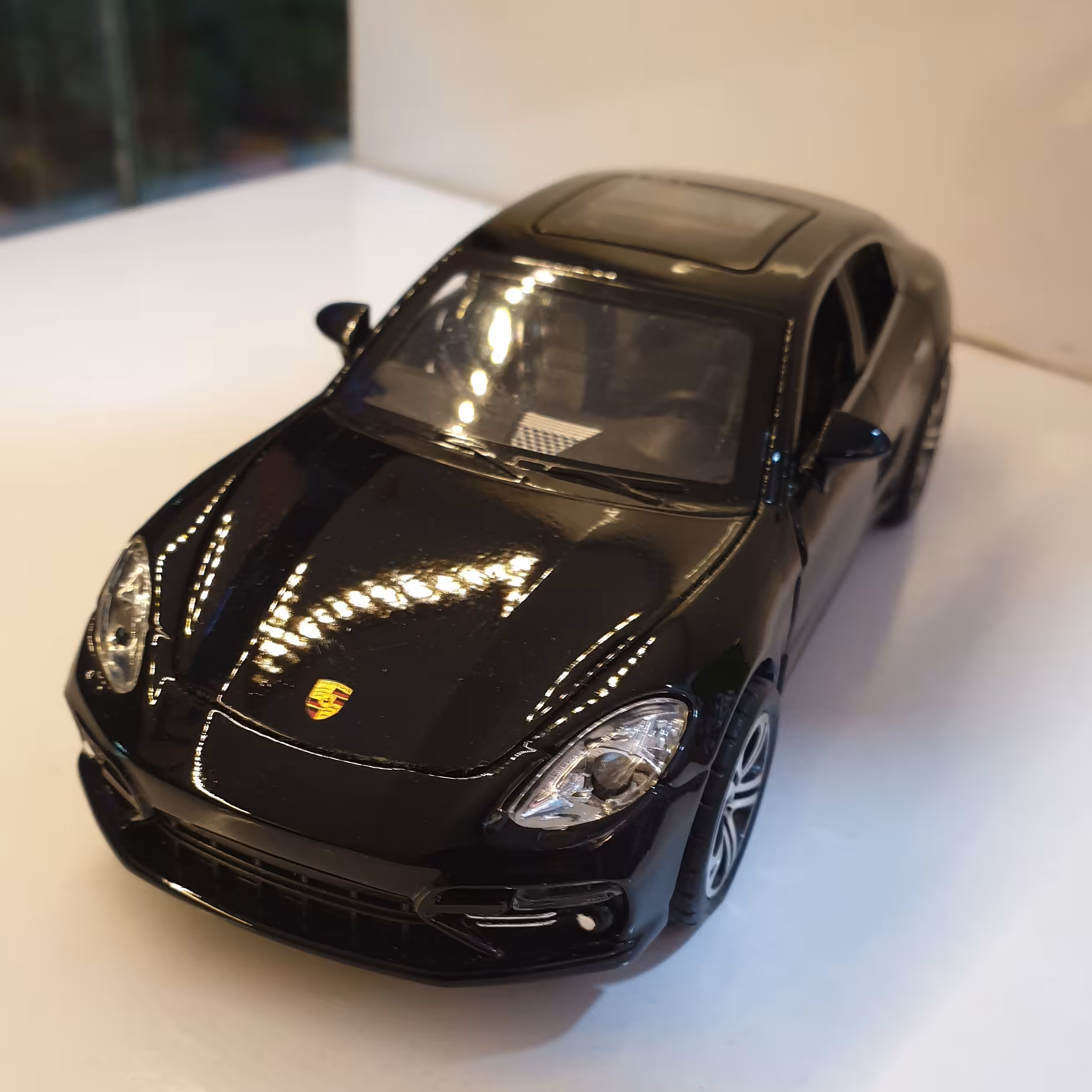 پورشه پانامرا 4 درب صندوق کاپوت بازشو 17 سانت صدا چراغ ماشین فلزی ماکت مشکی 