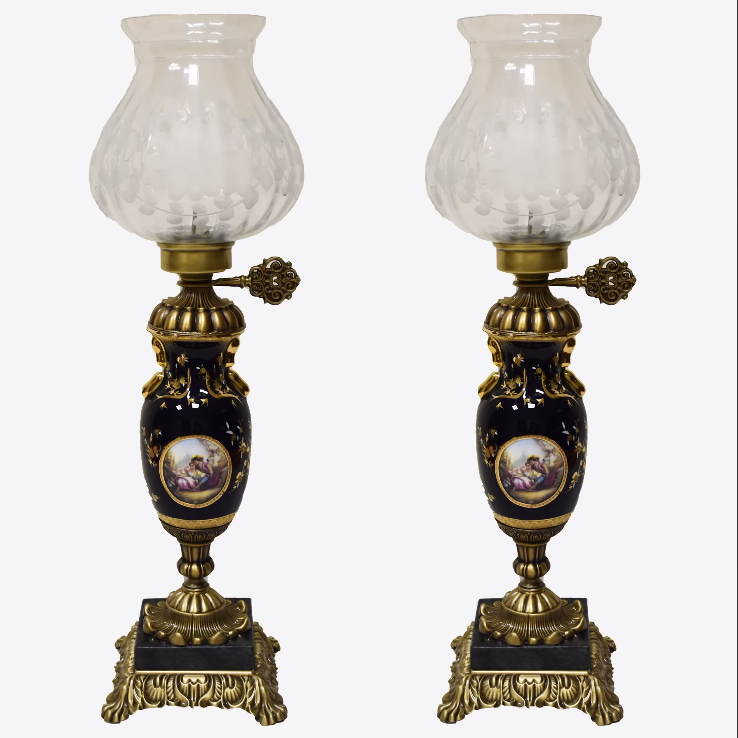 شمعدان لیلی و مجنون  پایه برنزی با حباب بلور تراشدار 