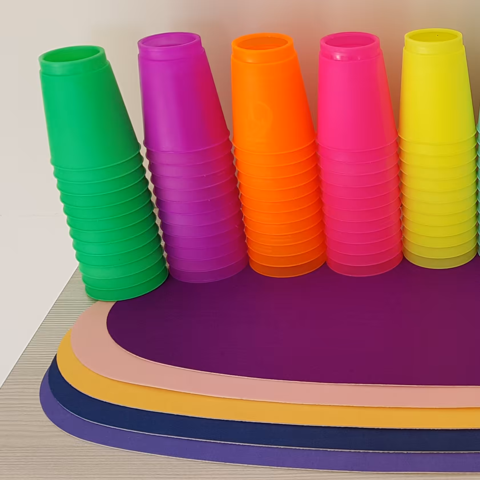 بازی فکری لیوان چینی سری حرفه ای بسته 12 عدد به همراه مت 